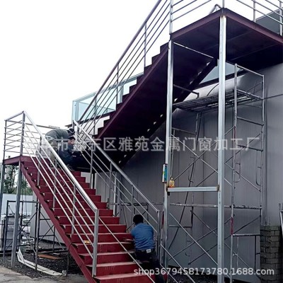 定制户外铁楼梯屋顶铁艺弧形楼梯旋转楼梯钢构消防楼梯L型梯加工图3