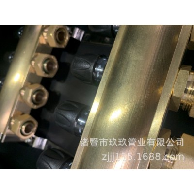 40管黄铜精抛手动温控支架式分水器图2