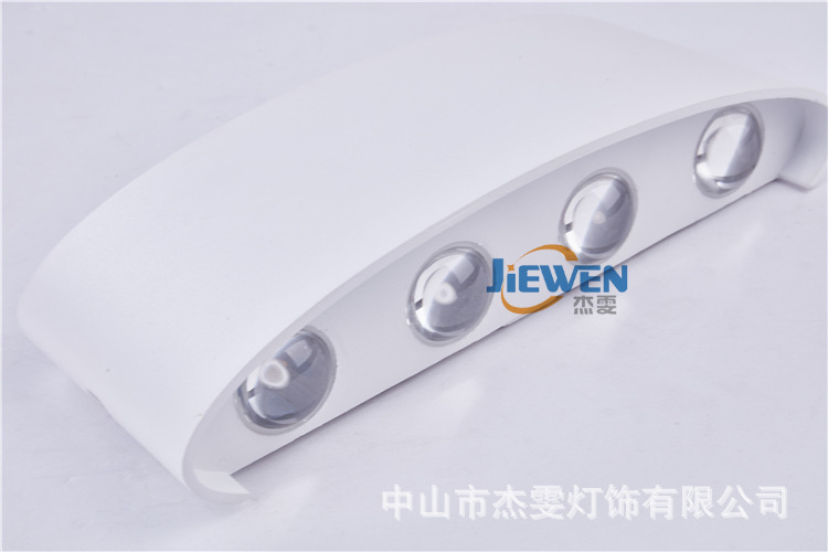 0G2A3583