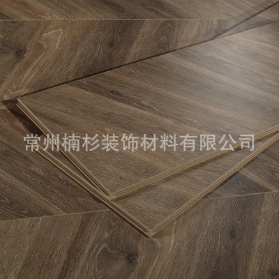 厂家黑胡桃人字拼鱼骨拼多层实木复合地板12mmE0环保地暖原木本色图4