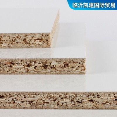源头厂家实木刨花板 木纹贴面高密度家居装饰素面颗粒无醛刨花板图2