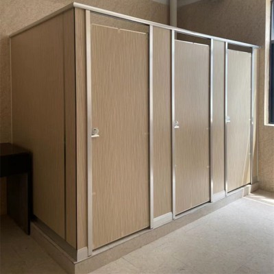 量大从优厂家直供防水防潮厕所隔断板抗倍特板公共卫生间隔断板图2