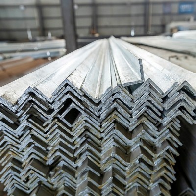 厂家批发镀锌角钢支架万能三角铁建筑工程金属材料Q235角铁冲孔边图4