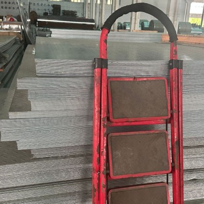 镀锌花纹板镀锌花纹钢板H-235B楼梯压花热轧板卷防滑耐磨厚壁方管图2