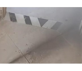 这才是正确的铺地砖方法，师傅当场纠正一些错误，值得学习