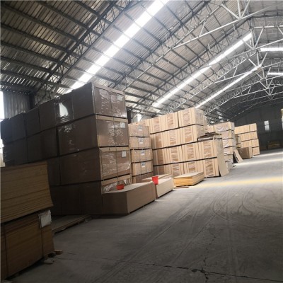 现货环保MDF密度板奥松板 FSC P2 E1 中纤板家具板可贴面 中纤板图4